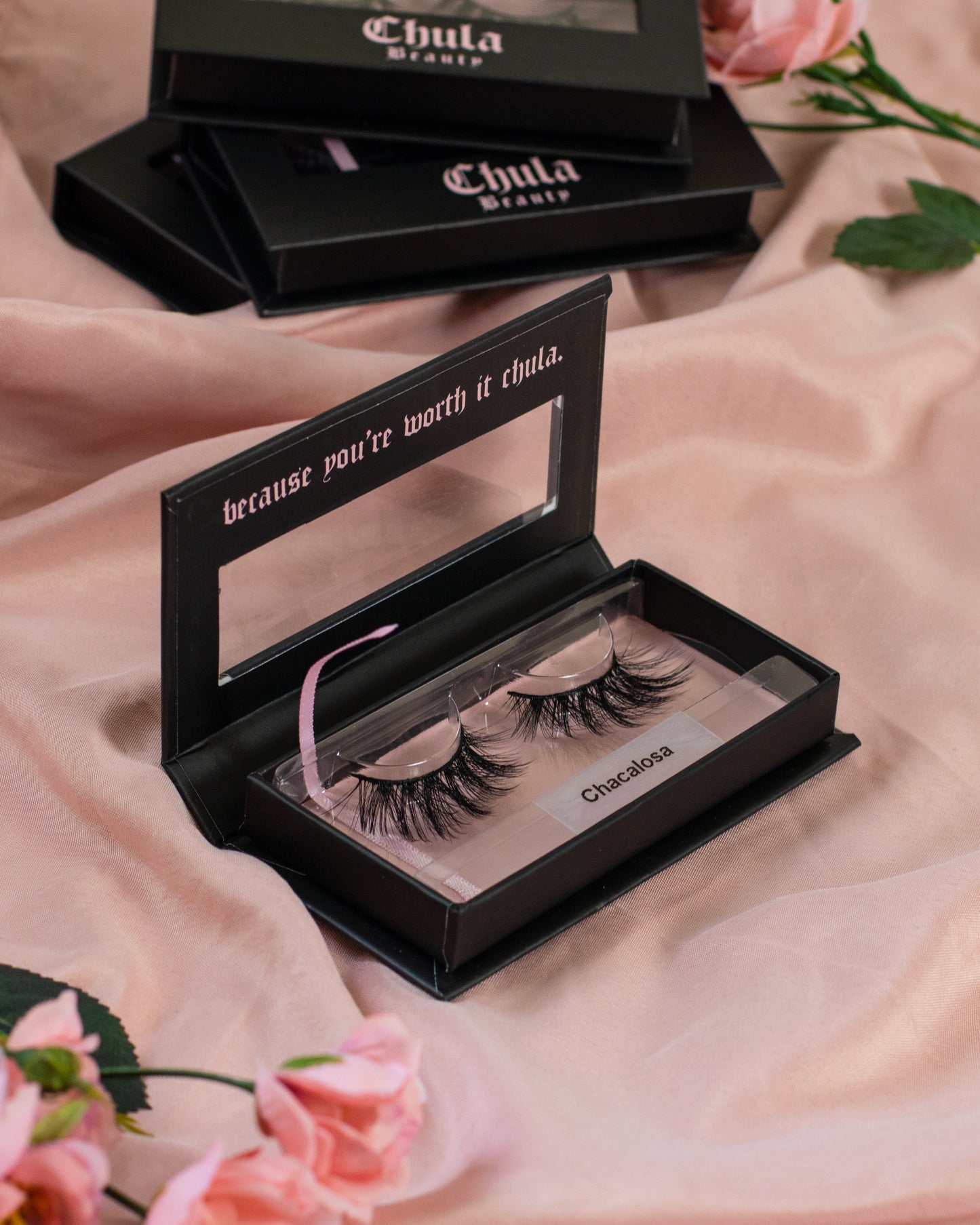Chula Beauty Luxury Silk Lashes in style "Chacalosa" Vegan, cruelty-free, real silk that is comfortable and weightless on the eyes.